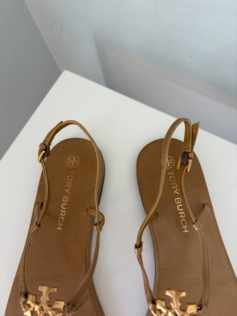 Tory Burch Capri Logo Sandals | Size 11 - Picture 4 of 12